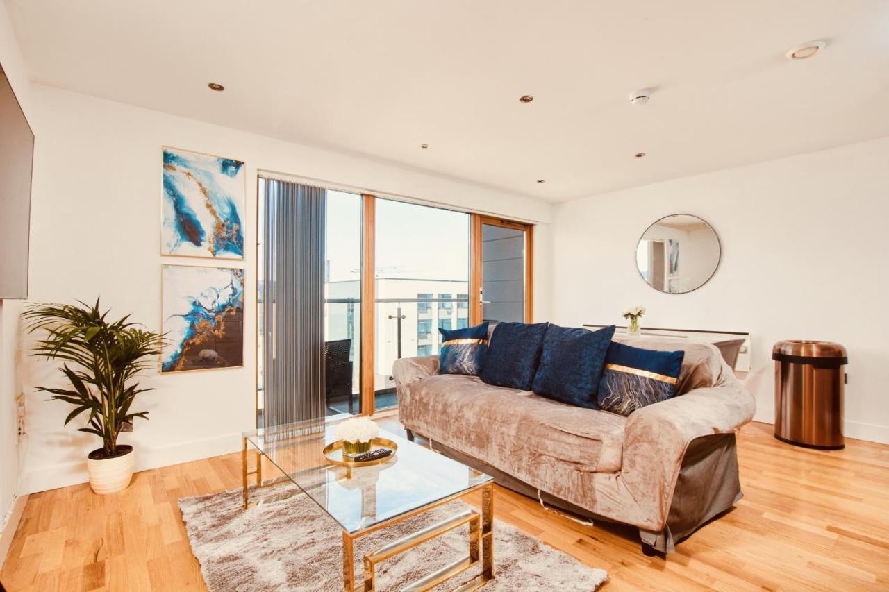King Deluxe City Apt Large Space& Free Parking! No Balcony Leeds  Exterior photo