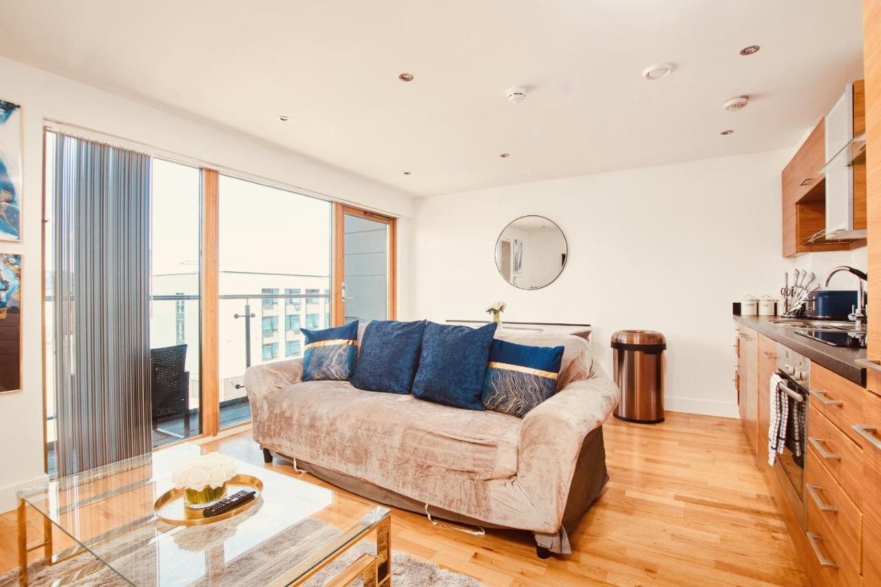 King Deluxe City Apt Large Space& Free Parking! No Balcony Leeds  Exterior photo