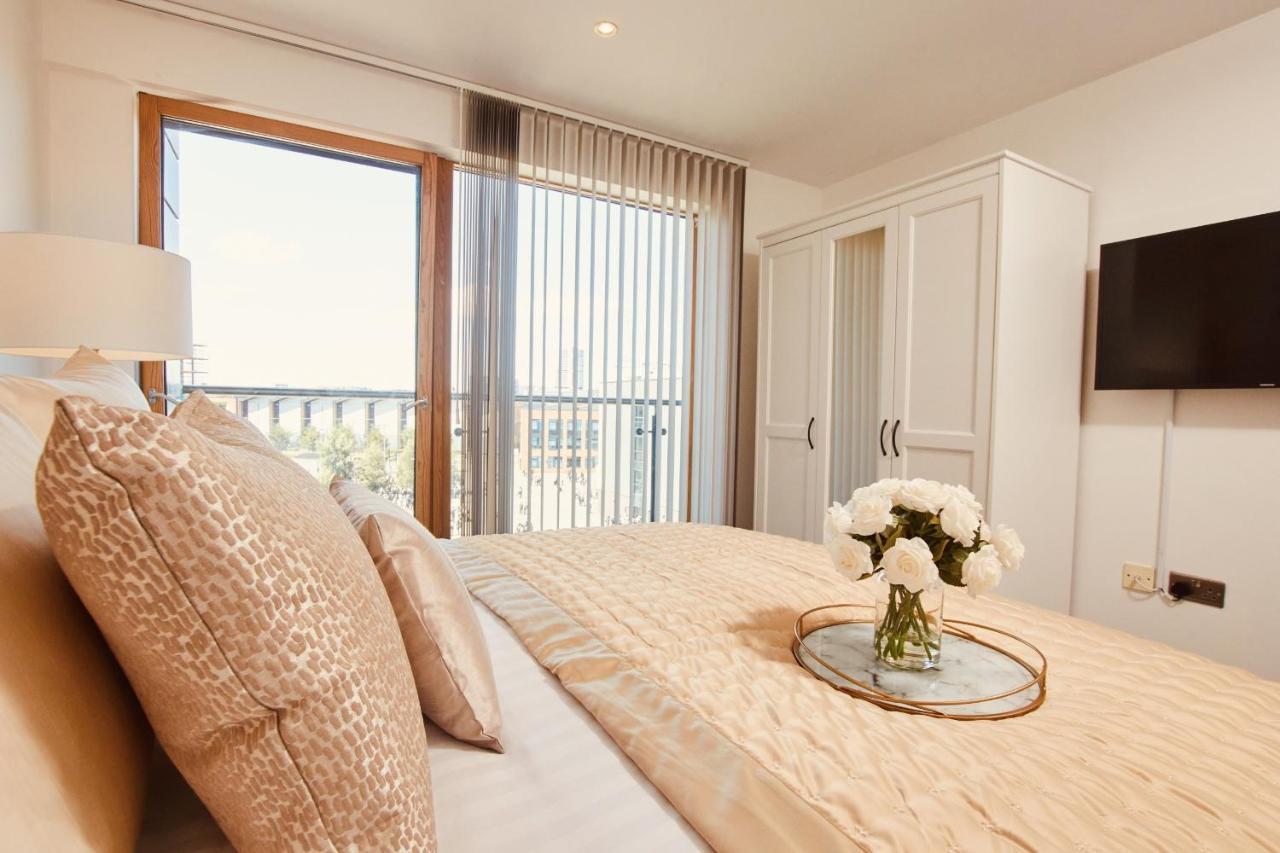 King Deluxe City Apt Large Space& Free Parking! No Balcony Leeds  Exterior photo